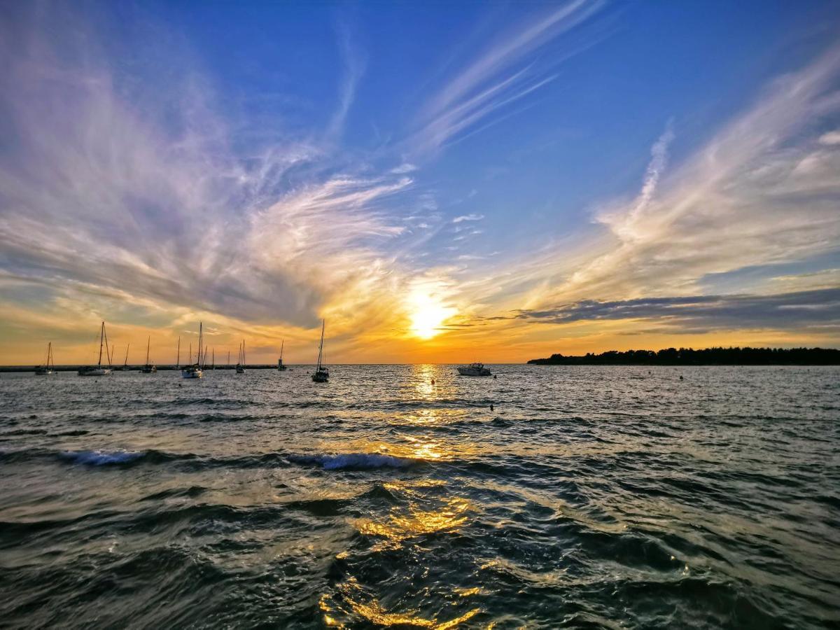 Emily Deluxe Superior 5 Star Apartment, Your Piece Of Heaven With Sea & Park View * Novigrad (Istria)