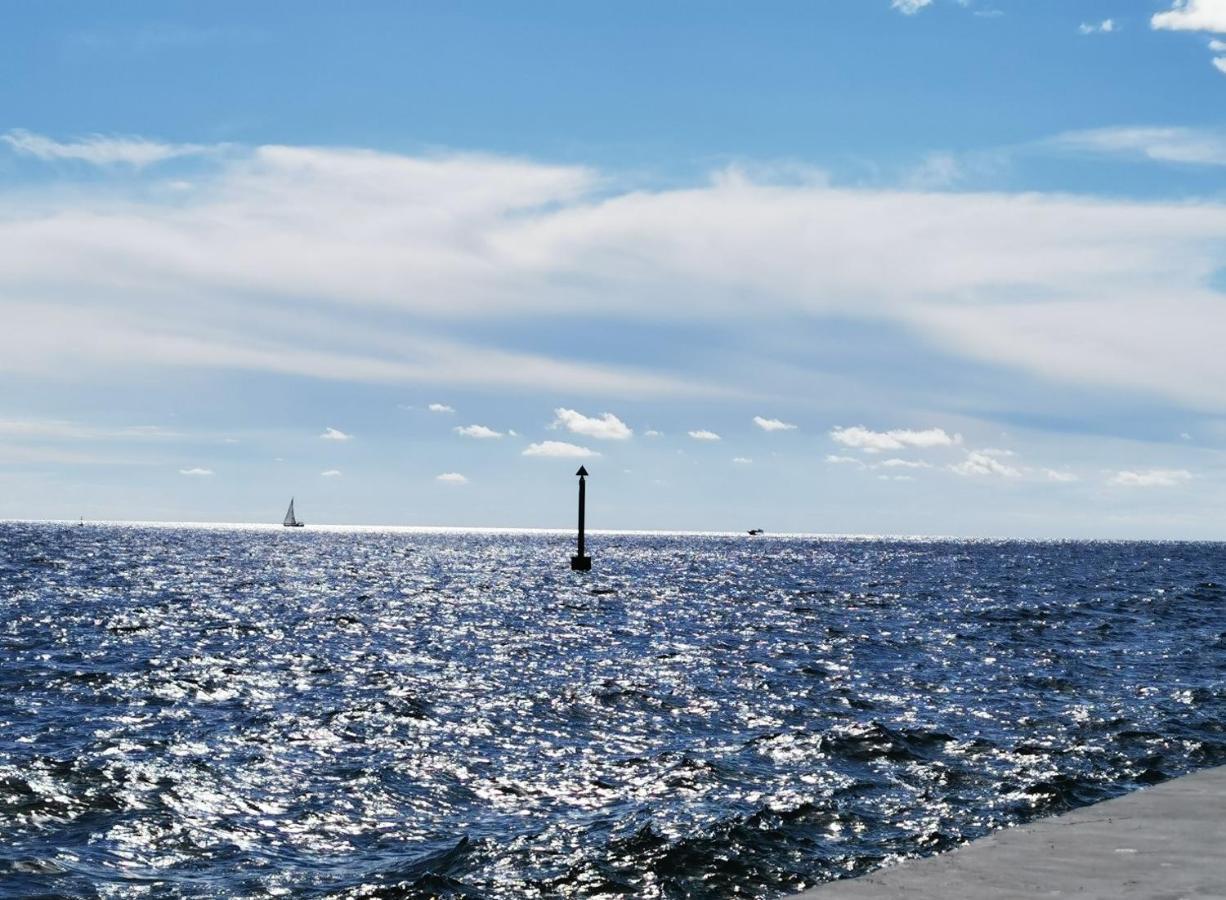 Emily Deluxe Superior 5 Star Apartment, Your Piece Of Heaven With Sea & Park View Apartment Novigrad (Istria)
