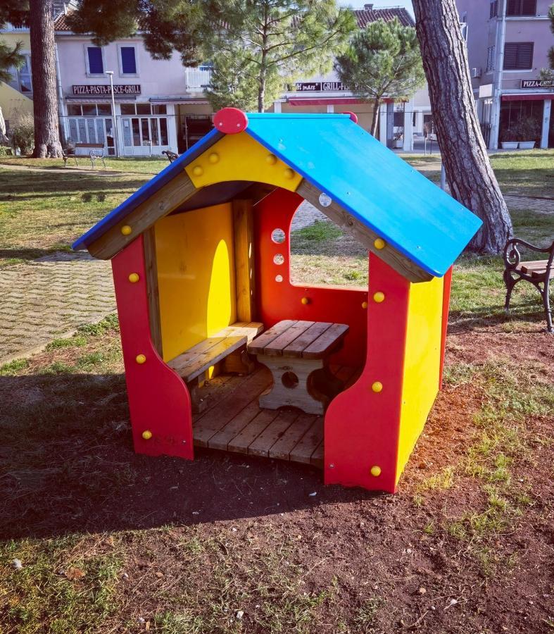 Emily Deluxe Superior 5 Star Apartment, Your Piece Of Heaven With Sea & Park View Apartment Novigrad (Istria)