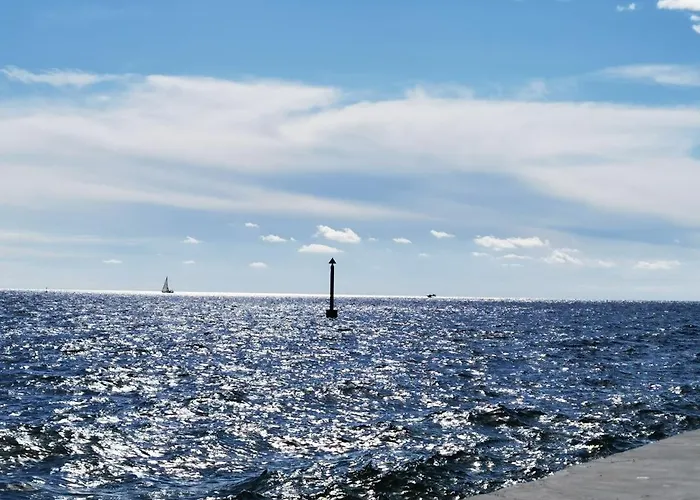 Emily Deluxe Superior 5 Star Studio Apartment, Your Piece Of Heaven With Sea & Park View